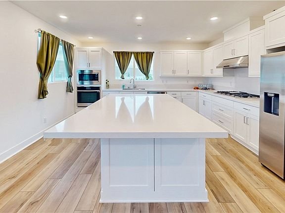 2750 182nd St Unit15