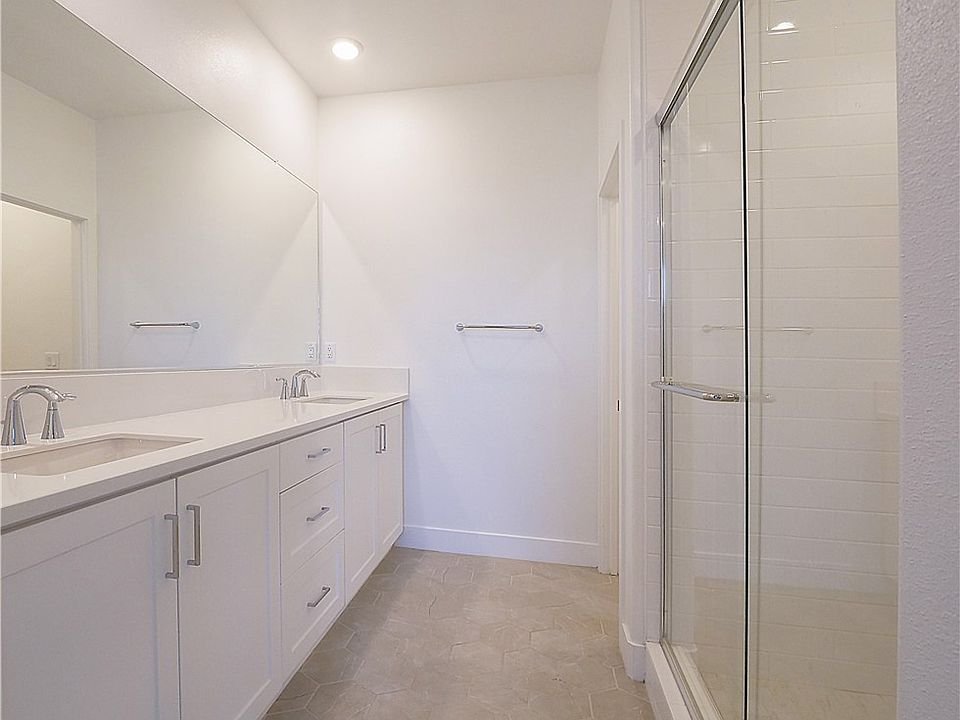 2750 182nd St Unit19