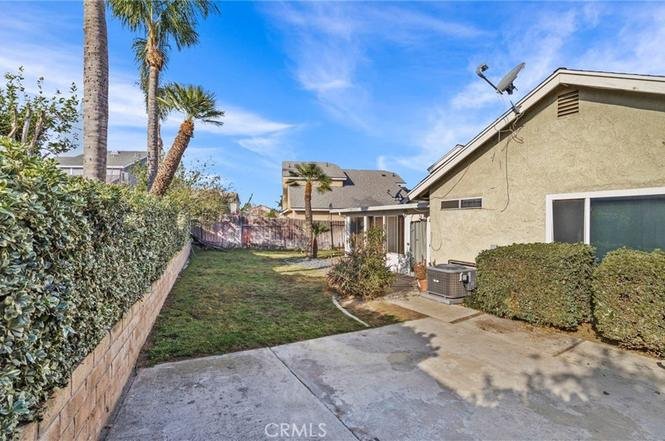 3202 Park Glen Way24