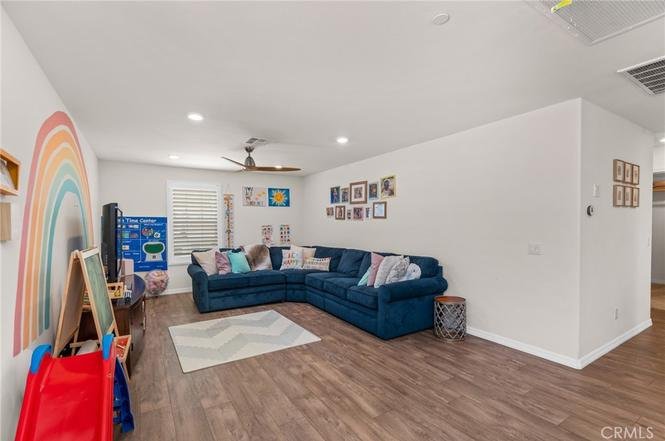 5218 Clementine Ave17