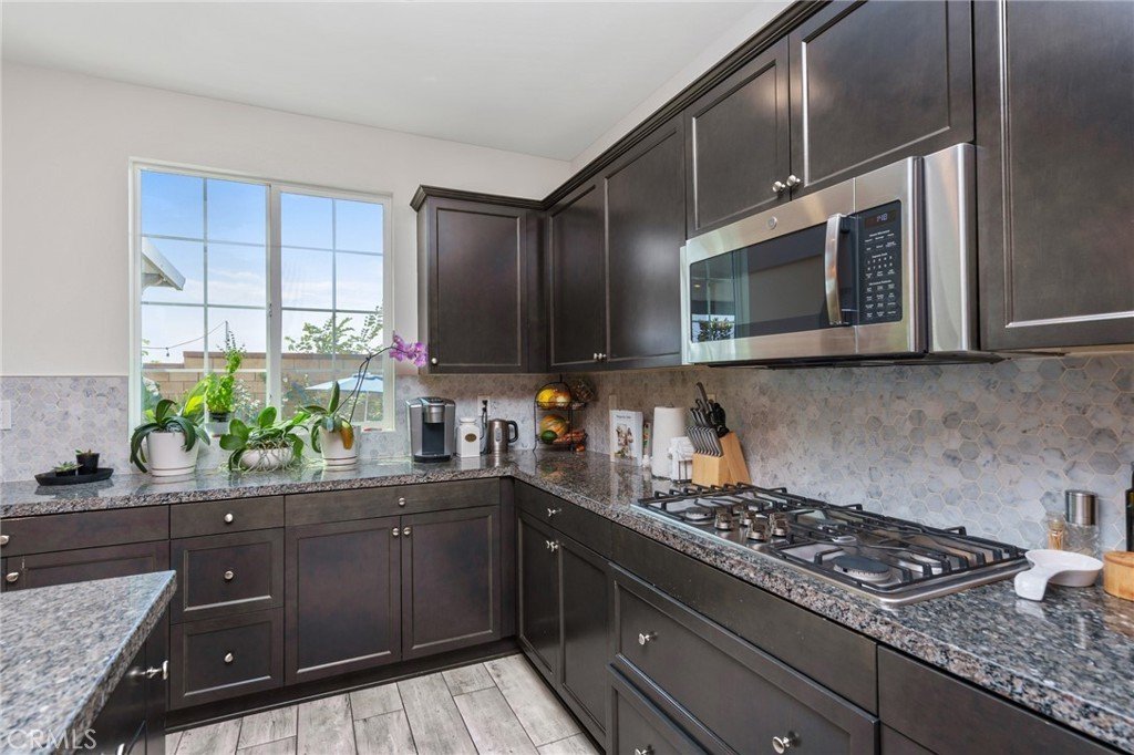 5218 Clementine Ave13