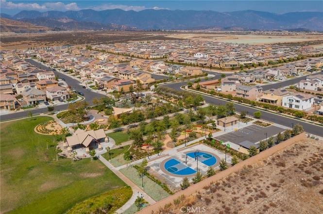 5218 Clementine Ave54