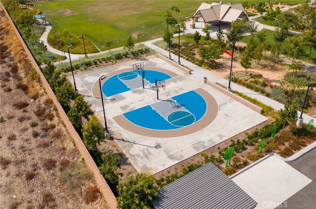 5218 Clementine Ave52