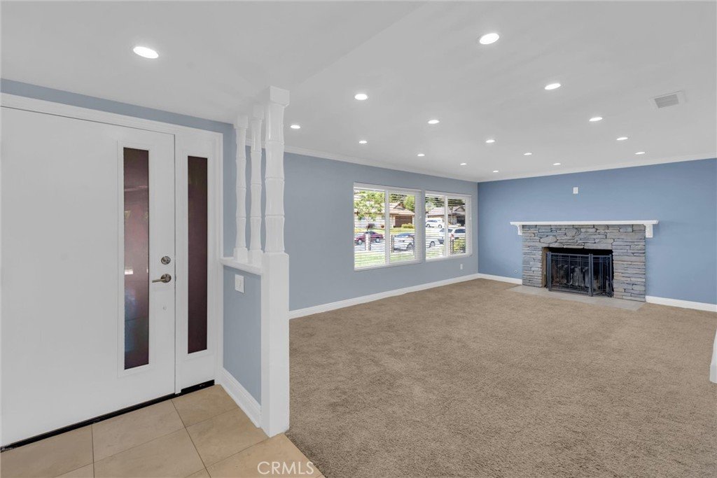 15435 Rojas St13