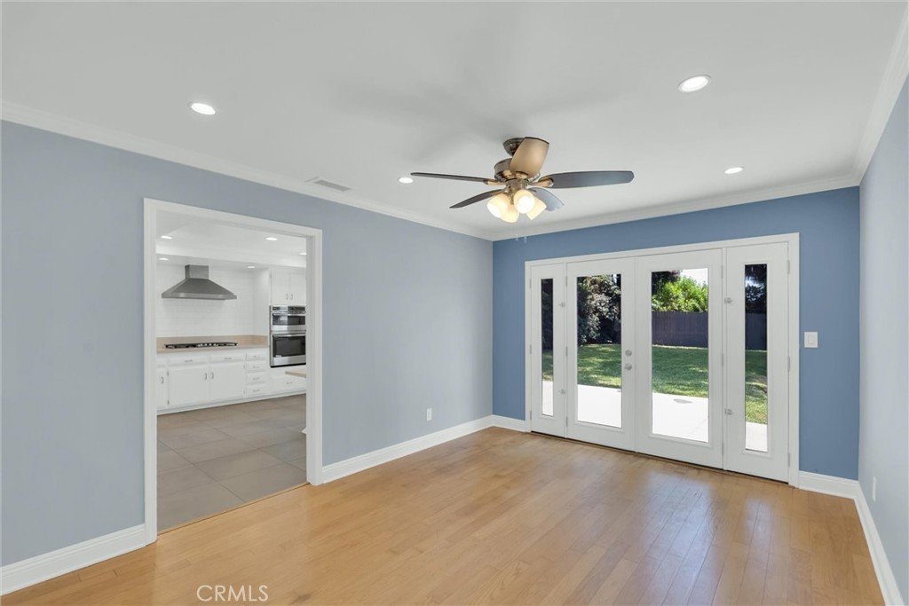 15435 Rojas St16