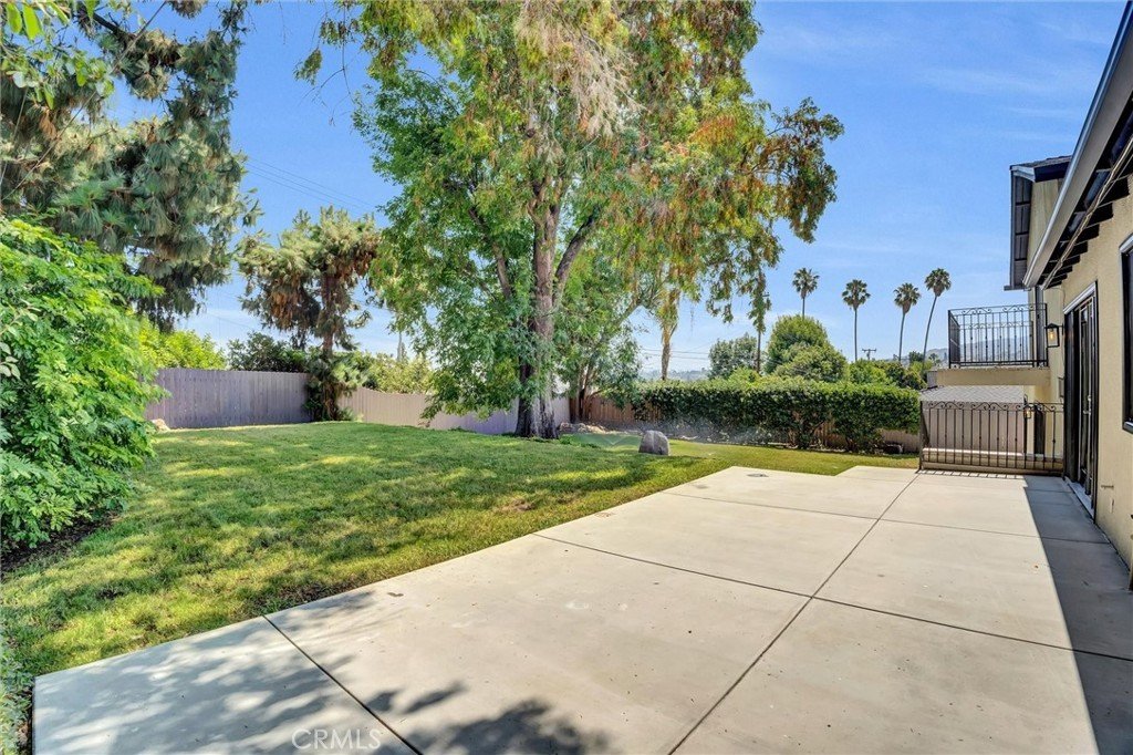 15435 Rojas St52