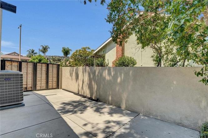 15435 Rojas St56