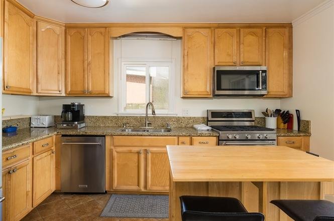 1617 W 213th St05