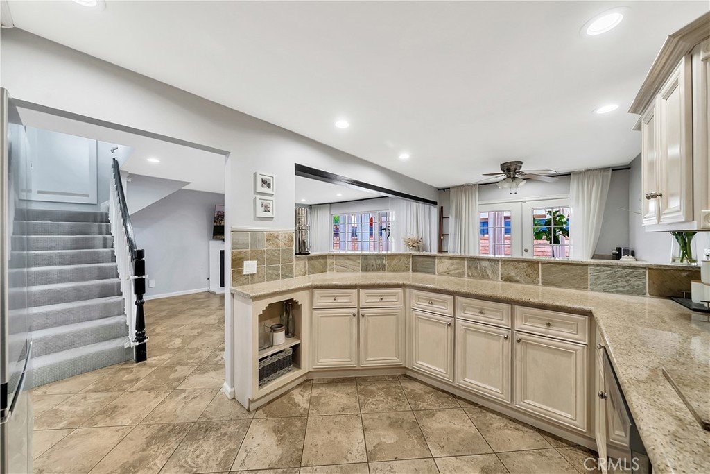 2317 Raintree Dr14