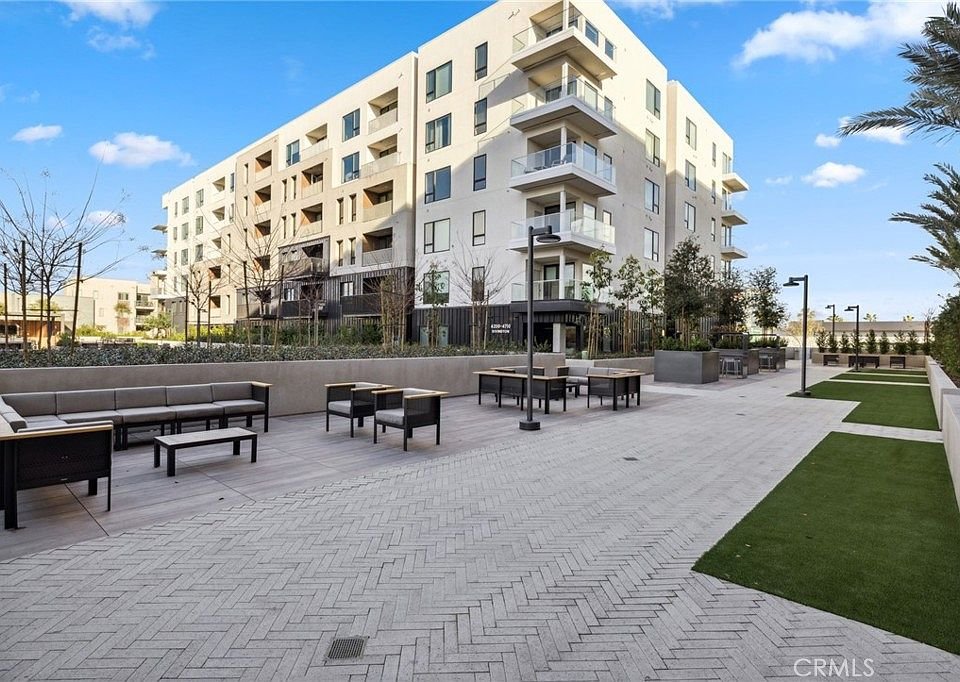 3100 Rivington24