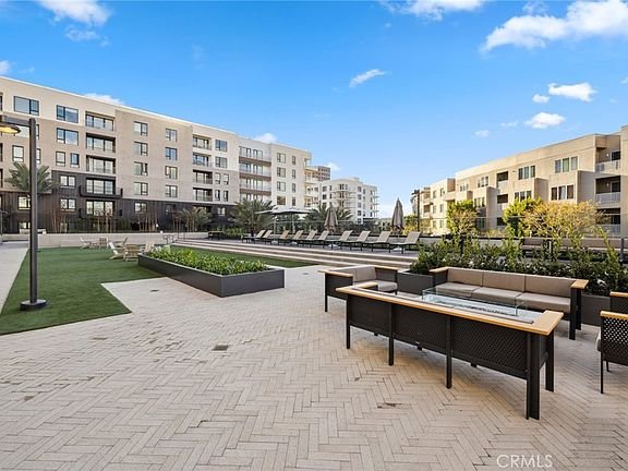 3100 Rivington28
