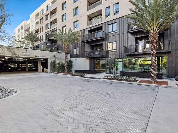3100 Rivington34