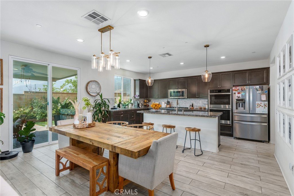 5218 Clementine Ave10
